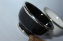 <b>       Ceramika - Miseczka Z Metalową Opaską W Czerni - Najmniejszy Model<b> 